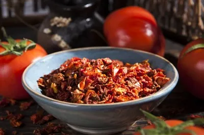 گوجه فرنگی طبیعی کم آب